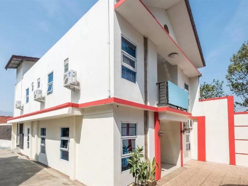 Hotel Reddoorz Syariah At Sudirman Street Garut Extérieur photo