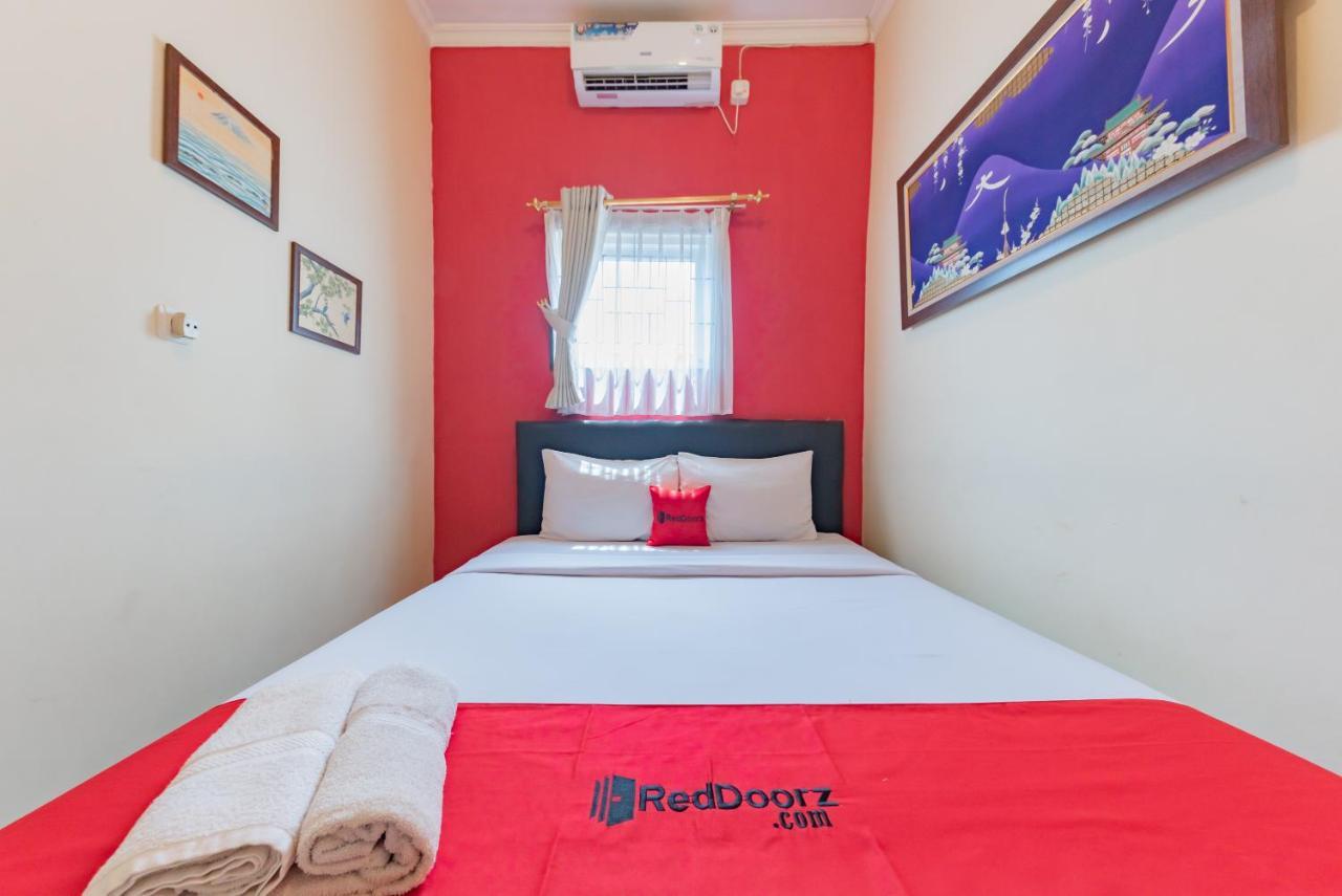 Hotel Reddoorz Syariah At Sudirman Street Garut Extérieur photo