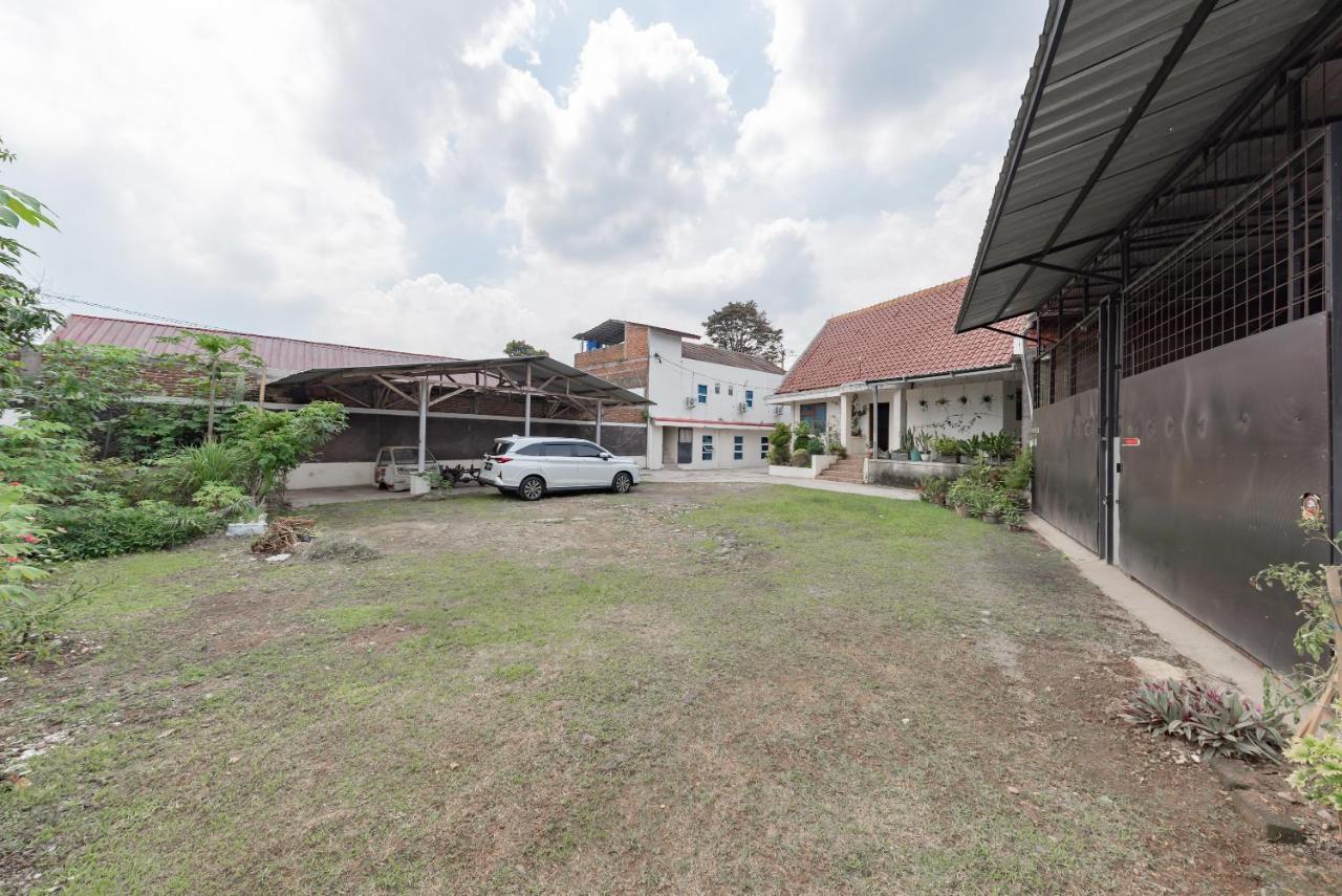 Hotel Reddoorz Syariah At Sudirman Street Garut Extérieur photo