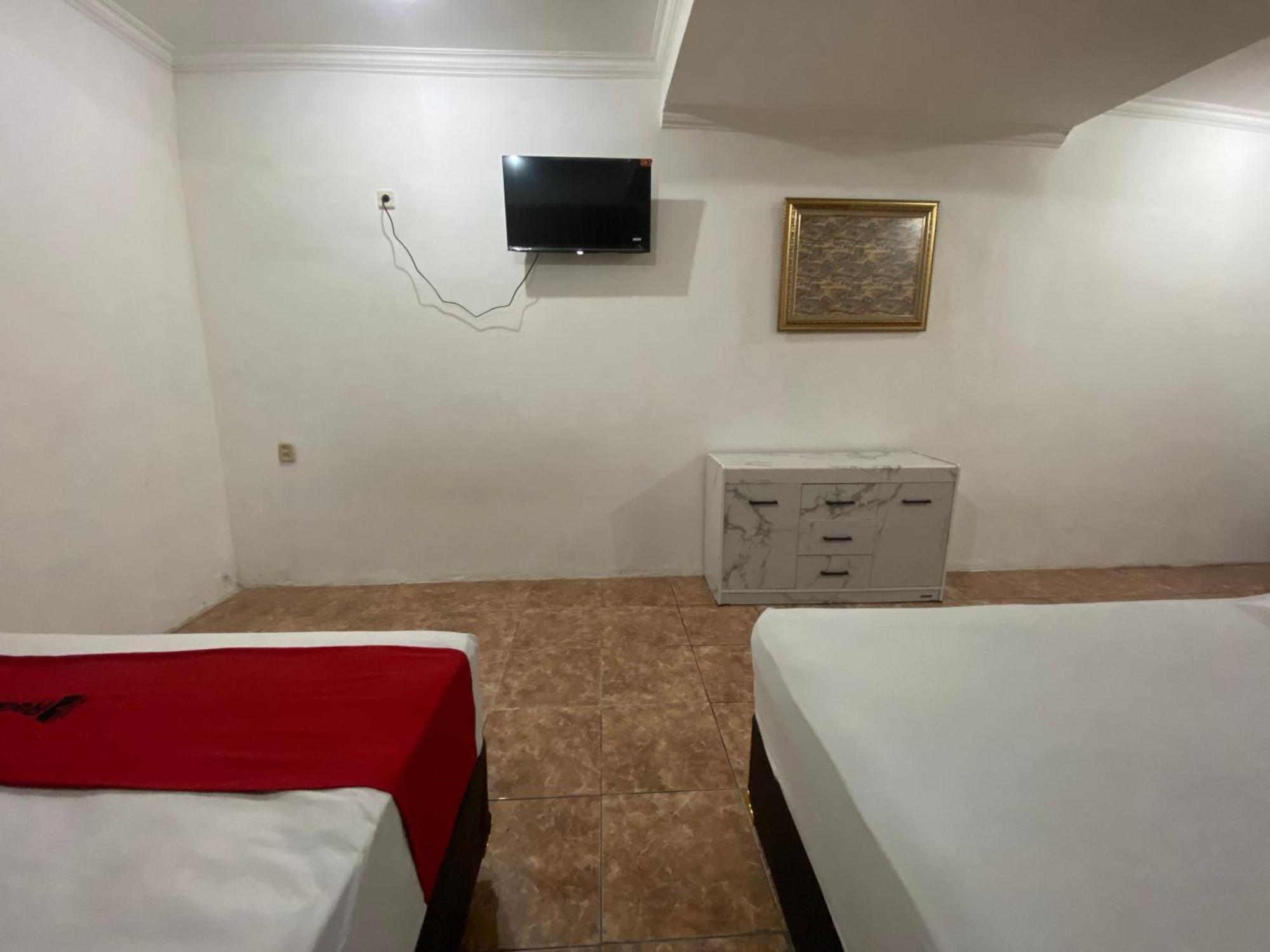 Hotel Reddoorz Syariah At Sudirman Street Garut Extérieur photo