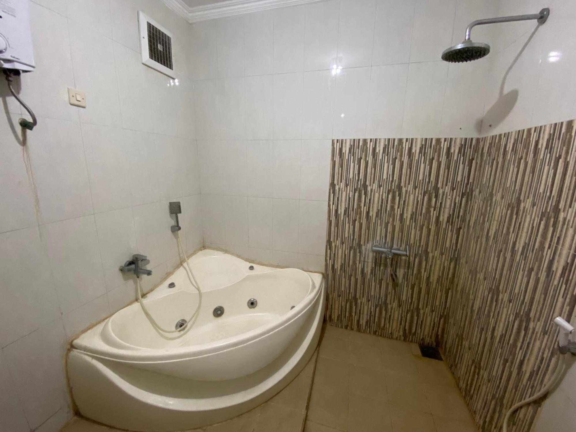 Hotel Reddoorz Syariah At Sudirman Street Garut Extérieur photo